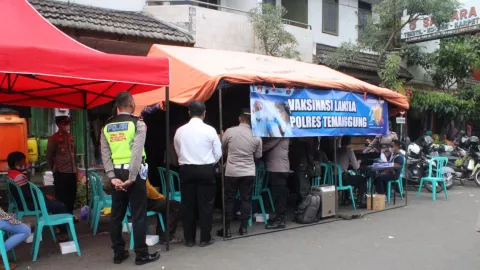 Polres Temanggung Gelar Vaksinasi di Pasar Tradisional, Yuk Ikut! - GenPI.co JATENG