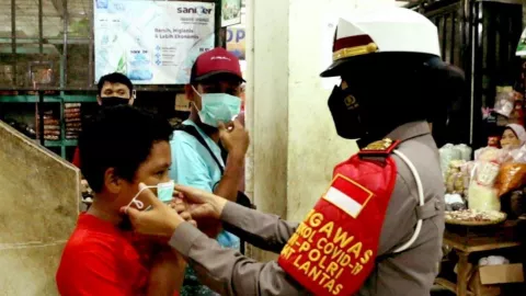 Satgas Covid-19 Batang Giatkan Operasi Yustisi, Ayo Pakai Masker! - GenPI.co JATENG