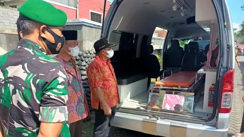 Warga Kabupaten Semarang Bisa Akses Ambulans Gratis, Ini Caranya - GenPI.co JATENG
