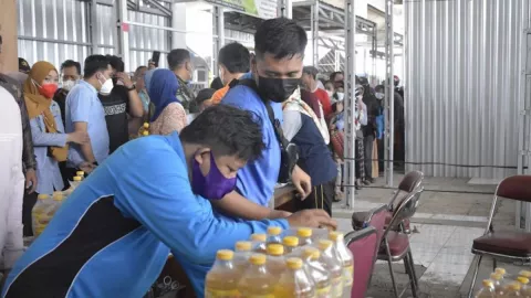 3.000 Liter Minyak Goreng Dijual di Pasar Bahurekso, Biar Ramai - GenPI.co JATENG