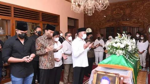 Jokowi Antar Sang Paman Sampai Makam, Keluarga: Mohon Didoakan - GenPI.co JATENG