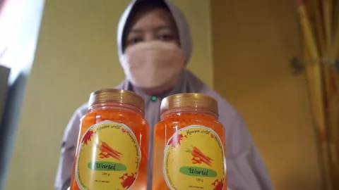 Emak-Emak Selo Olah Wortel Jadi Manisan, Harganya Lebih Manis! - GenPI.co JATENG