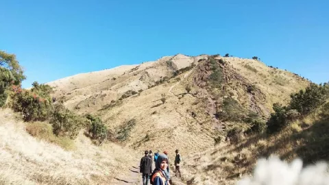 Gunung Merbabu Via Selo Dibuka 5 Maret 2022, Ini Syaratnya - GenPI.co JATENG