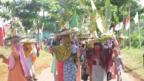 Sedekah Bumi, Cara Warga Cepoko Batang Bersyukur Atas Hasil Panen - GenPI.co JATENG