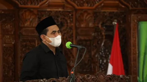 Catat! Gus Yasin Ingatkan Masyarakat Tak Fanatik Terhadap Agama - GenPI.co JATENG