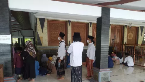 Peziarah Makam Sunan Kalijaga Naik Jelang Ramadan, Ini Tujuannya - GenPI.co JATENG