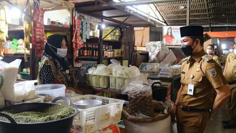 Minyak Goreng Subsidi Langka, DIstribusi Langsung ke Desa - GenPI.co JATENG