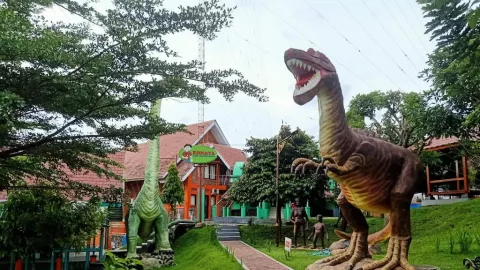 3 Taman Wisata yang Ramah Anak di Kota Solo, Ada Kebun Binatang! - GenPI.co JATENG