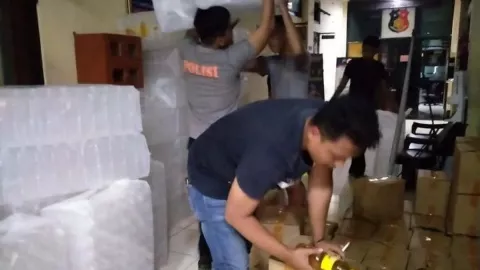 Pengoplos Minyak Goreng Curah di Banjarnegara Ditangkap - GenPI.co JATENG