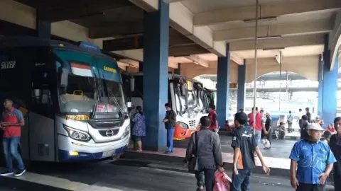 Jelang Lebaran, 4.000 Bus Per Hari Masuk Terminal Tirtonadi - GenPI.co JATENG