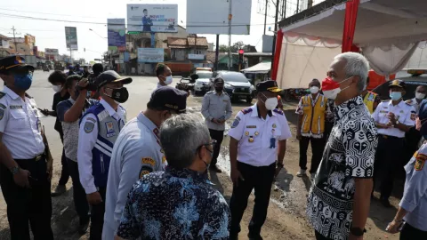 Waduh! Ganjar Dapati Jalur Alternatif Mudik Ini Rusak - GenPI.co JATENG