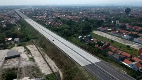 Ngeri! Teror Pelemparan Batu Terjadi di Jalan Tol Semarang-Solo - GenPI.co JATENG