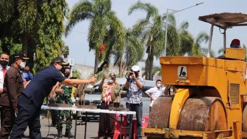Ribuan Botol Miras di Cilacap Dimusnahkan - GenPI.co JATENG