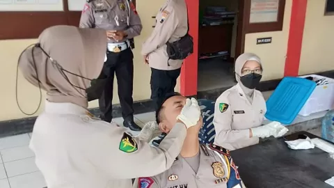Rampung Operasi Ketupat Candi, Ratusan Polisi Blora Tes Antigen - GenPI.co JATENG