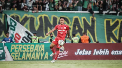 Disoraki Suporter Persebaya, Reaksi Samsul Arif Bikin Adem - GenPI.co JATENG