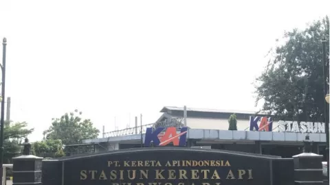 Ternyata! Stasiun Purwosari Bekas Istal Kuda Legiun Mangkunegaran - GenPI.co JATENG