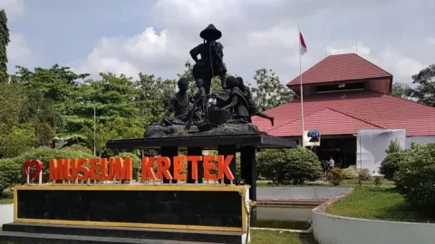 Museum Kretek Jadi Lokasi Syuting Film, Arya Saloka Bintangnya - GenPI.co JATENG
