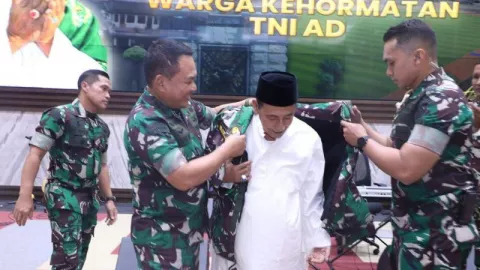 Jenderal Dudung Kukuhkan Habib Yahya Jadi Warga Kehormatan TNI AD - GenPI.co JATENG