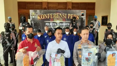 Praktik Judi Dadu hingga Cap Ji Kia, 11 Penjudi di Solo Ditangkap - GenPI.co JATENG