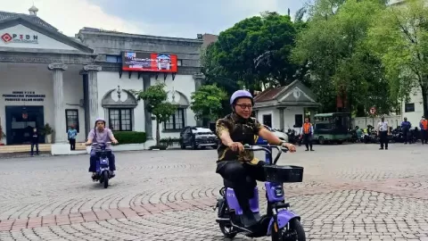 Asyik! Keliling Kota Semarang Bisa Sewa Sepeda Listrik, Begini Caranya - GenPI.co JATENG