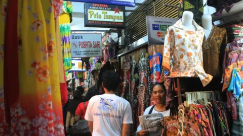 5 Rekomendasi Tempat Belanja Batik di Solo, Murah dan Banyak Pilihan - GenPI.co JATENG