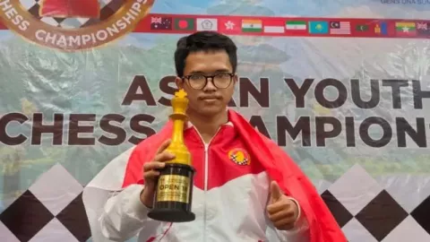 Keren! Mahasiswa Udinus Semarang Sabet Medali Emas di Asian Youth Chess Championship 2022 - GenPI.co JATENG