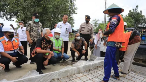 Kabar Baik! Ganjar Janji 95% Jalan Provinsi di Jawa Tengah Mulus - GenPI.co JATENG