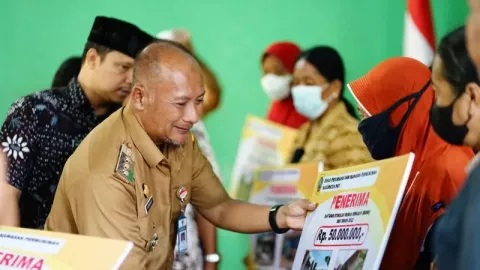 Belasan Warga Banyuwoto Pati Dapat Bantuan Rehab Rumah - GenPI.co JATENG