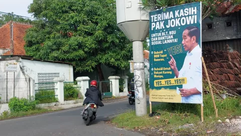 Baliho Ucapan Terima Kasih kepada Presiden Jokowi Marak di Solo, Gibran: Melanggar Aturan Tak Copot - GenPI.co JATENG