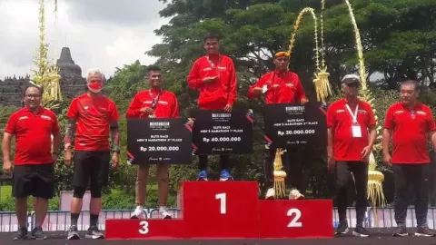 Selamat! Pelari Asal Bantul Nurshodiq Juara Borobudur Marathon 2022 - GenPI.co JATENG