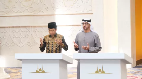 Sah! Presiden Jokowi dan Presiden Uni Emirat Arab Resmikan Masjid Sheikh Zayed di Solo - GenPI.co JATENG