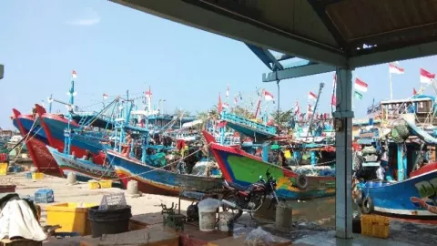 Cuaca Tak Menentu, Nelayan di Pekalongan Diminta Waspada - GenPI.co JATENG