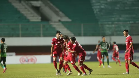 Debut Apik Leonardo Medina, Persis Solo Hajar RANS Nusantara FC 6-1 - GenPI.co JATENG