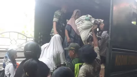 Alhamdulillah! Banjir Surut, Pengungsi di Kudus Akhirnya Pulang ke Rumah - GenPI.co JATENG