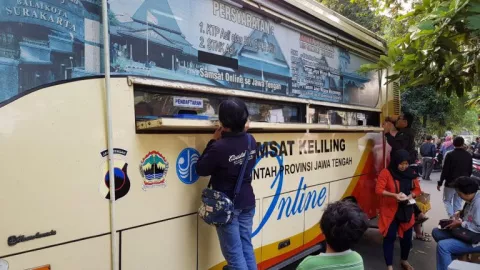 Bisa Pajak Online di Pasar Triwindu! Ini Jadwal dan Lokasi Samsat Keliling Solo - GenPI.co JATENG