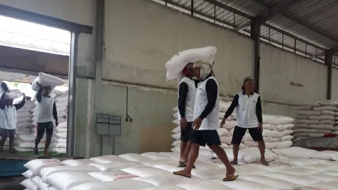 Pupuk Subsidi Langka? Begini Penjelasan HKTI - GenPI.co JATENG