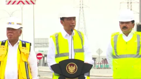 Sah! Presiden Jokowi Resmikan Jalan Tol Semarang-Demak - GenPI.co JATENG