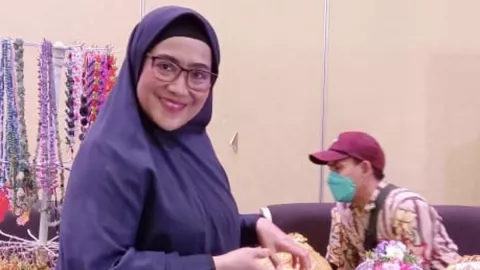 Perjuangan Lies Herawati Bangun Bisnis Kerajinan Bosara di Makassar - GenPI.co JATENG
