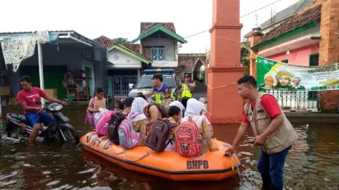 Pengungsi Banjir di Kudus Bertambah, Semoga Lekas Surut! - GenPI.co JATENG
