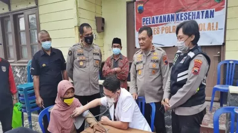 Cek Desa Terdampak Abu Vulkanik Gunung Merapi, Kapolda Jawa Tengah Lakukan Ini - GenPI.co JATENG