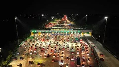 Pengumuman! One Way dari Gerbang Tol Kalikangkung ke Jakarta Diperpanjang hingga Rabu Pukul 24.00 - GenPI.co JATENG