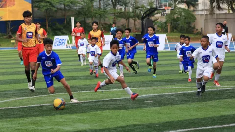 BRI Beri Bantuan Pendidikan Bagi 50 Anak Sepak Bola Berbakat di BRImo Future Garuda - GenPI.co JATENG