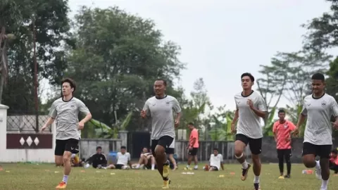 Pemanasan Lurr! Pemain PSIS Semarang Digenjot Latihan Fisik - GenPI.co JATENG