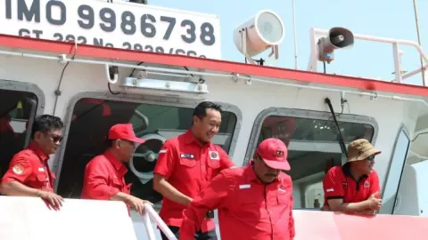 Berlabuh di Kendal, Kapal RS Terapung Laksamana Malahayati Gelar Pemeriksaan Gratis - GenPI.co JATENG