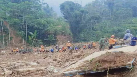 1 Korban Tanah Longsor di Pekalongan Belum Ditemukan - GenPI.co JATENG