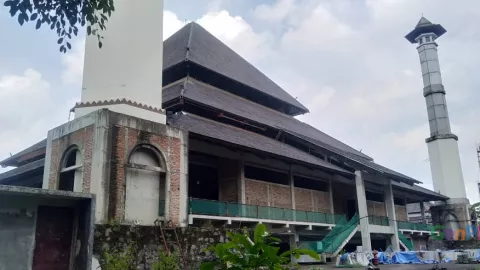 Fraksi PDIP DPRD Solo Sumbang Dana untuk Masjid Sriwedari - GenPI.co JATENG
