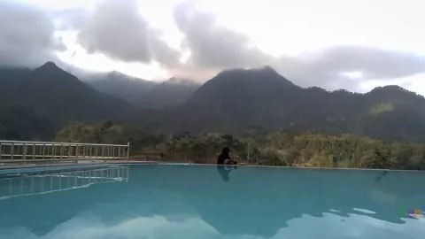 Sensasi Berenang dengan Pemandangan Gunung di Soko Langit Wonogiri - GenPI.co JATENG