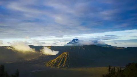 Besok Gunung Bromo Ditutup 2 Hari dari Wisatawan - GenPI.co JATIM