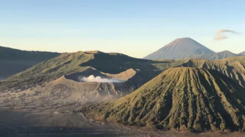 Sabar, Penutupan Gunung Bromo dan Semeru Diperpanjang - GenPI.co JATIM