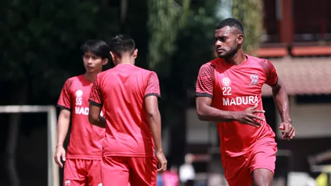 Madura United Berburu Pemain Lokal Lagi - GenPI.co JATIM